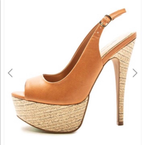 Qupid Shoes - NWB Camel peep toe sling back sandal